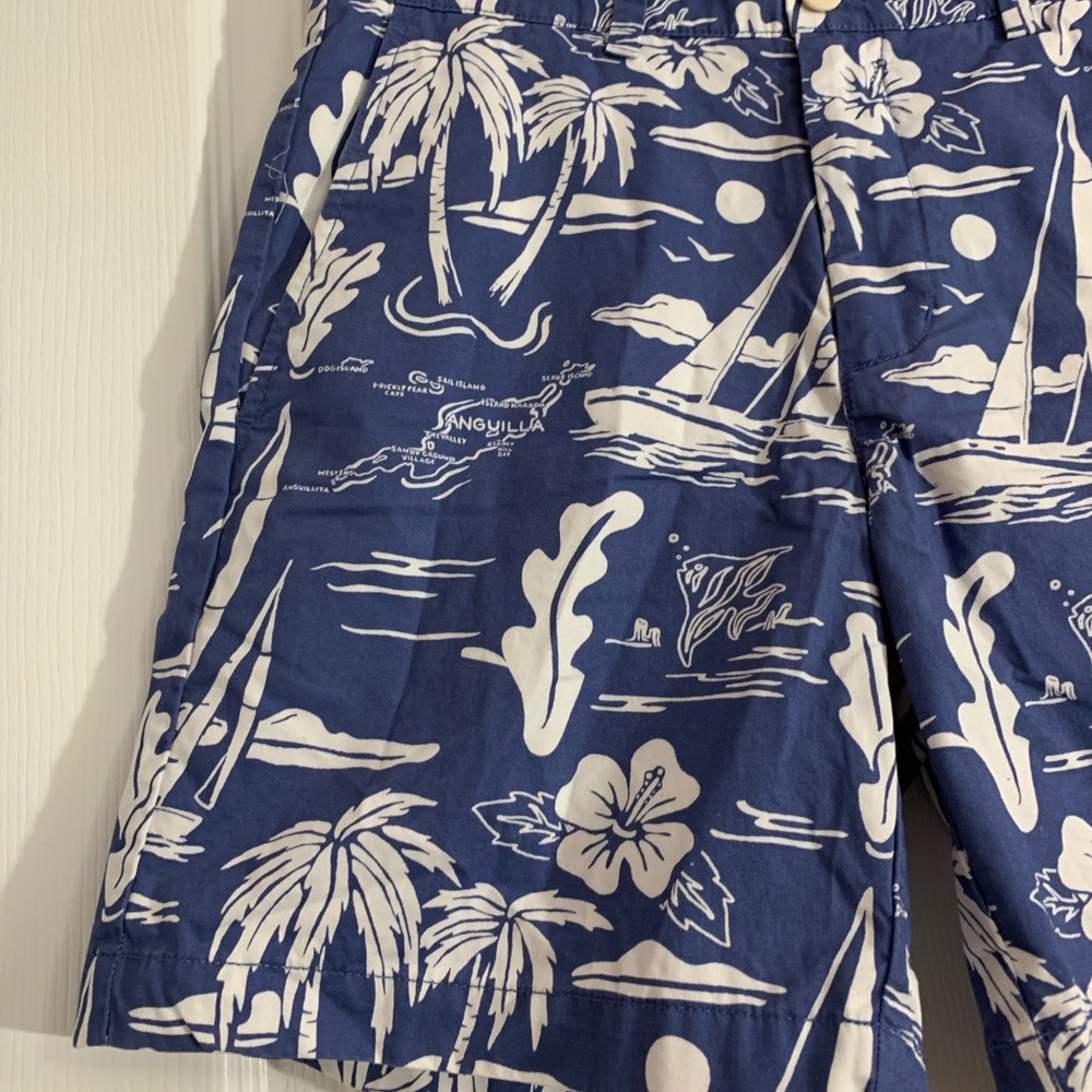 Vineyard Vines Hawaiian Theme Shorts - Picture 3 of 5